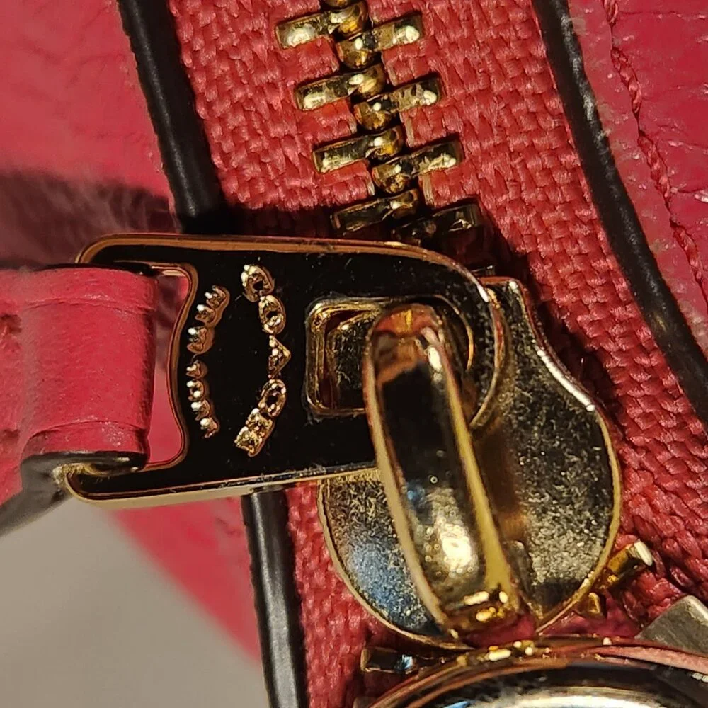 Like New Coach Pink Leather Shoulder  Bag Purse